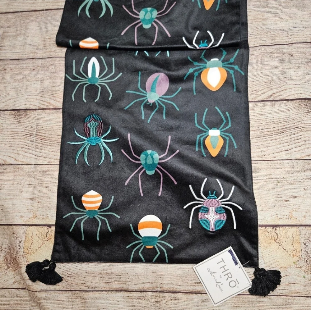 Marlo Lorenz Halloween spooky spiders tassle table runner